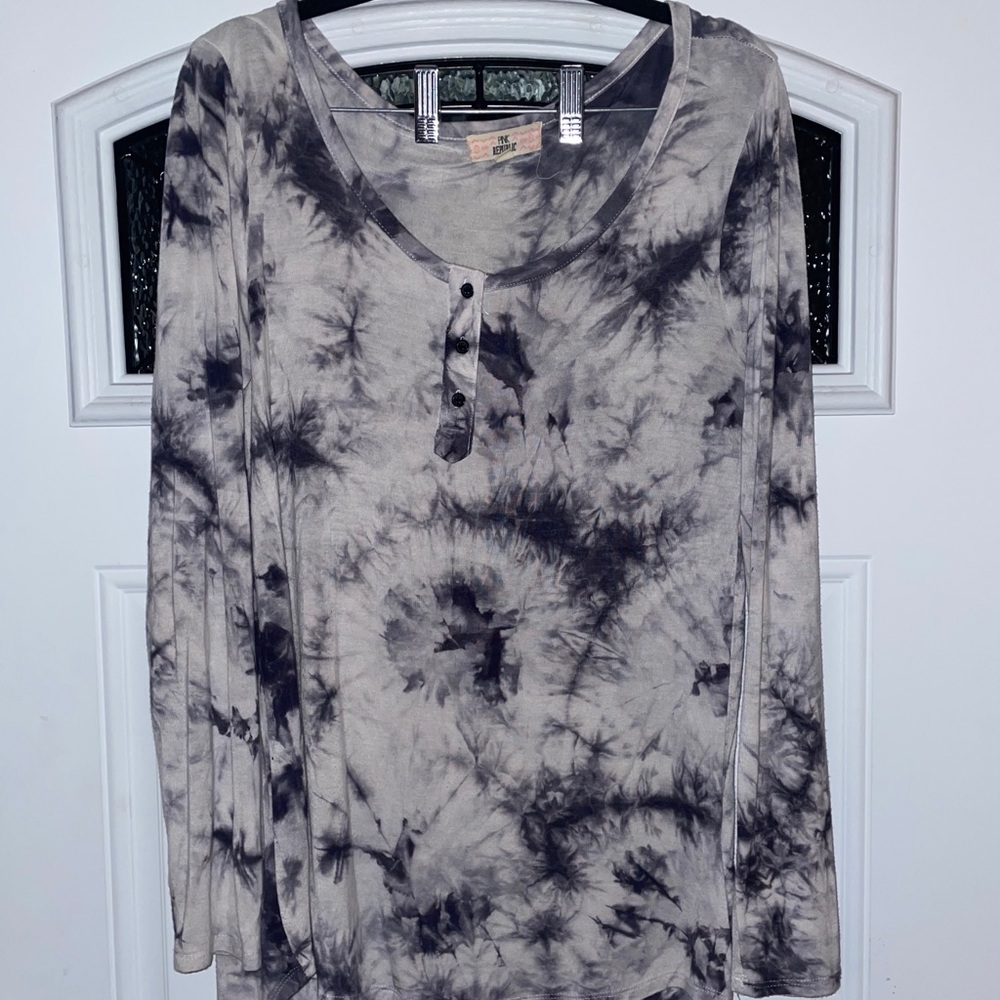 Tie die long sleeved shirt